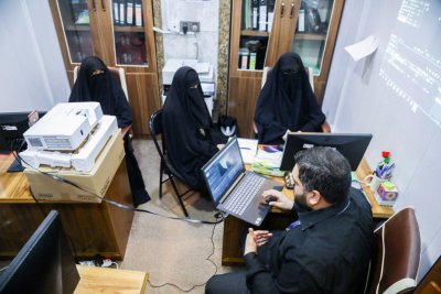 قسم شؤون المعارف الإسلامية والإنسانية يُقيم دورة لمنتسبات شعبة الخطابة الحسينية النسوية