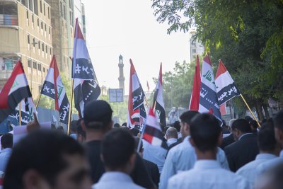 منتسبو العتبة العباسّة المقدّسة يخرجون بمسيرةٍ حاشدةٍ تصدحُ بحب العراق