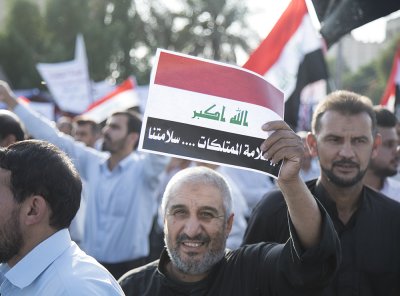 تقرير مصور عن مشاركة منتسبو العتبتين المقدستين الحسينية والعباسية في دعم التظاهرات السلمية المطالبة بالحقوق المشروعة