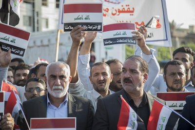 تقرير مصور عن مشاركة منتسبو العتبتين المقدستين الحسينية والعباسية في دعم التظاهرات السلمية المطالبة بالحقوق المشروعة