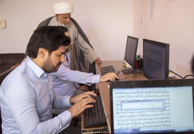 للاطَّلاع على سَيْر عمل المشاريع التحقيقية   رئيس قسم شؤون المعارف الإسلامية والإنسانية يزور مركز تراث النجف الأشرف 