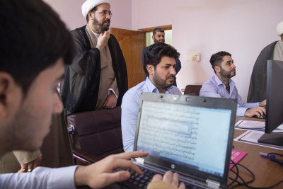 للاطَّلاع على سَيْر عمل المشاريع التحقيقية   رئيس قسم شؤون المعارف الإسلامية والإنسانية يزور مركز تراث النجف الأشرف 