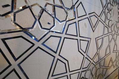 تنظيف وتركيب المري داخل الضريح