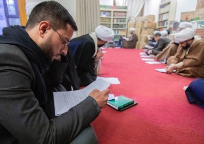 بحضور رئيس قسم شؤون المعارف الإسلامية والإنسانية مركز تراث النجف الأشرف يختتم دورةً لتحقيق المخطوطات وفهرستها