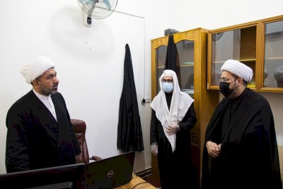 ضمن جولاته المستمرة: الشّيخ الهلاليّ يزورُ مركزَ تُراثِ كربلاءَ