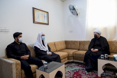 ضمن جولاته المستمرة: الشّيخ الهلاليّ يزورُ مركزَ تُراثِ كربلاءَ