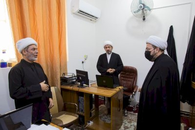 ضمن جولاته المستمرة: الشّيخ الهلاليّ يزورُ مركزَ تُراثِ كربلاءَ
