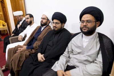 فضيلةُ الشّيخ الهلاليّ يزورُ مركزَ تُراثِ النجفِ