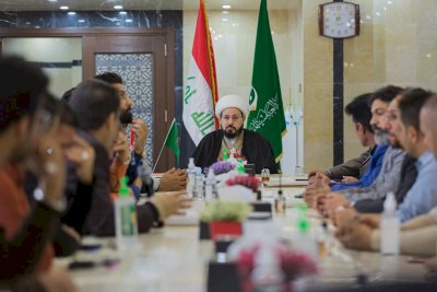الشيّخُ الهلاليّ يلتقي خطّاطي معرضِ التُراثِ الجماليّ الدوليّ الثانيّ