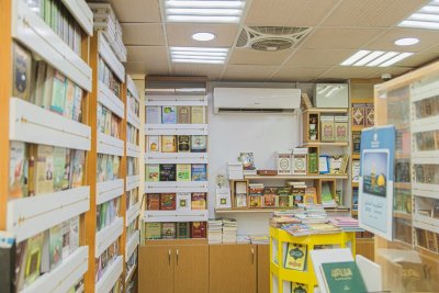 معرضُ الكتابِ الدائمُ.. نافذةُ قسمِ المعارفِ وواجهتهُ الإعلاميّة
