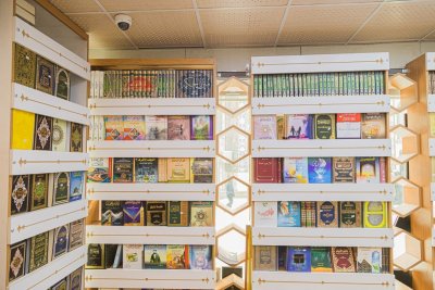 معرضُ الكتابِ الدائمُ.. نافذةُ قسمِ المعارفِ وواجهتهُ الإعلاميّة