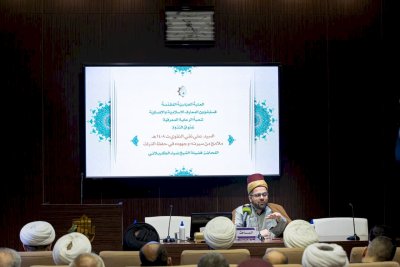 قسمُ المعارفِ يقيمُ ندوةً حولَ جهود السيّد علي النقويّ في حفظِ التُراثِ