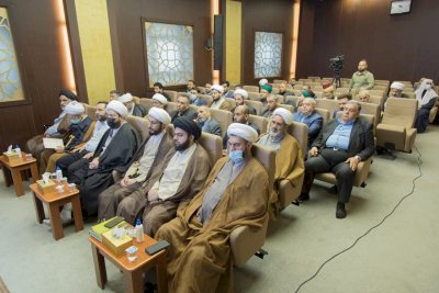 قسمُ المعارفِ يقيمُ ندوةً حولَ جهود السيّد علي النقويّ في حفظِ التُراثِ