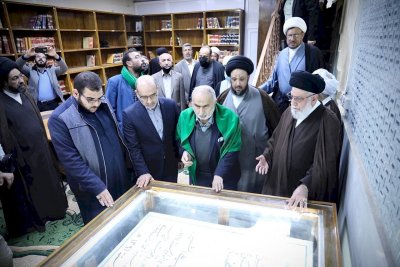 قسمُ المعارفِ يُشاركُ في حفلِ  افتتاح مكتبة ومرقد العلّامة الشيخ آغا بزرك الطهراني في النجف الأشرف