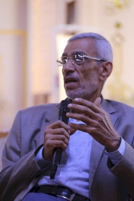 مركزُ تُراثِ البصرةِ يقيمُ ندوةً عن التراثِ الفقهيّ البصريّ