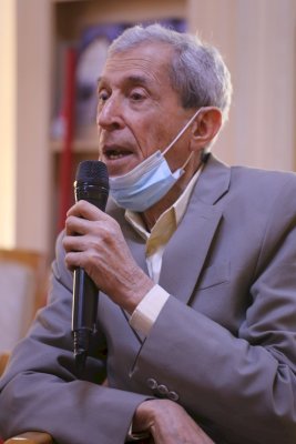 مركزُ تُراثِ البصرةِ يقيمُ ندوةً عن التراثِ الفقهيّ البصريّ