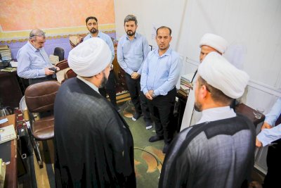 الشّيخُ الهلاليّ ومعاونه يتفقدان تُراثَ الحِلّةِ