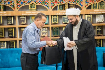الشّيخُ الهلاليّ يُكرّمُ منتسبي تُراثِ الحِلّةِ