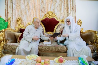 بمناسبة نيله الدكتوراه: وفدٌ من قسم المعارف يُهنئ الدكتور المؤرخ سلمان هادي آل طعمة