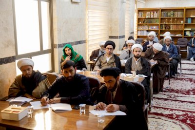 مركزُ تُراثِ كربلاءَ ينظّمُ دورةً لتحقيقِ المخطوطاتِ