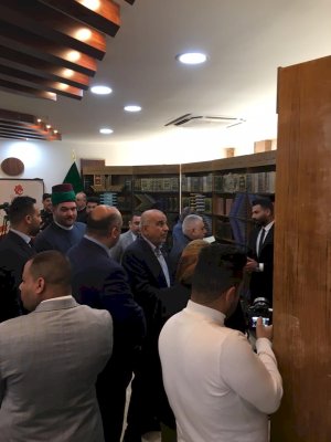 قسمُ المَعارفِ يُهدي 100 إصدارٍ إلى جامعة الموصل