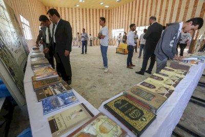 تُراثُ البصرةِ يقيمُ معرضًا للكتابِ