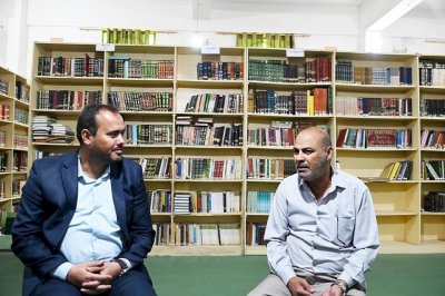 مركزُ تُراثِ الجَنوبِ يزورُ مكتباتِ ذي قارِ