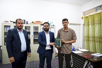 مركزُ تُراثِ الجَنوبِ يزورُ مكتباتِ ذي قارِ