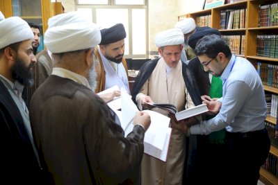 قسمُ المعارفِ يستقبلُ ثلّةً من طلبةِ العلومِ الدينيّةِ