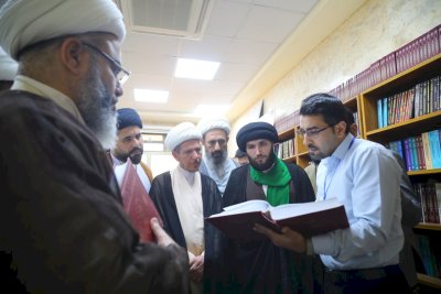 قسمُ المعارفِ يستقبلُ ثلّةً من طلبةِ العلومِ الدينيّةِ