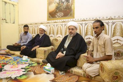 للاطمئنان على صحته.. رئاسةُ قسمِ المعارفِ تزورُ أحدَ منتسبيها