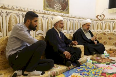 للاطمئنان على صحته.. رئاسةُ قسمِ المعارفِ تزورُ أحدَ منتسبيها