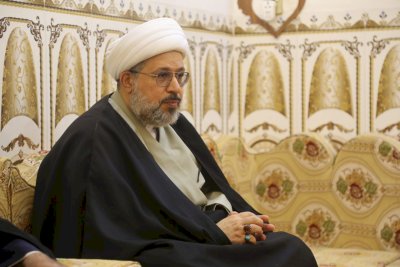 للاطمئنان على صحته.. رئاسةُ قسمِ المعارفِ تزورُ أحدَ منتسبيها