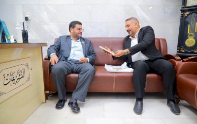 إصداراتُ المعارفِ تُزيّنُ مكتباتِ المؤسساتِ والجامعاتِ.