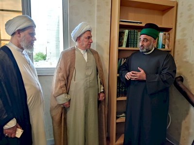 الأمينُ العامُّ للعتبة العبّاسيّة المقدّسة يتفقّدُ مركزَ التُراثِ الإسلاميّ