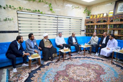 وفدٌ من العتبةِ الرضويّةِ المُقدّسةِ يزورُ قسمَ المعارفِ