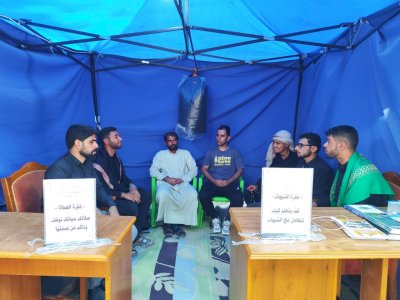 موكب (خازن الكتاب) الثقافيّ يستمر بتقديم خدماته للزائرين