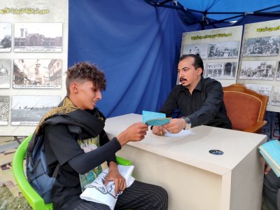 خيمةُ (أعلام التُقى).. مصوّرات وبروشورات وندوات