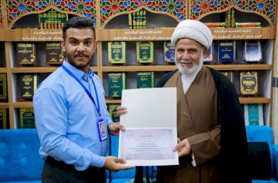 قسمُ المعارفِ يكرّمُ المشاركينَ في فقرةِ (الأربعين بعدستك)