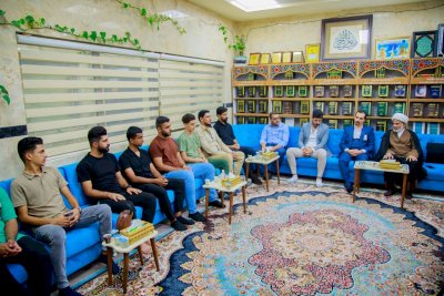 قسمُ المعارفِ يكرّمُ المشاركينَ في فقرةِ (الأربعين بعدستك)