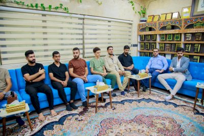 قسمُ المعارفِ يكرّمُ المشاركينَ في فقرةِ (الأربعين بعدستك)