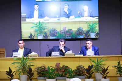 ملخصاتُ أبحاثِ الجِلسةِ الثانيةِ من مؤتمرِ الحَراكِ العلميّ