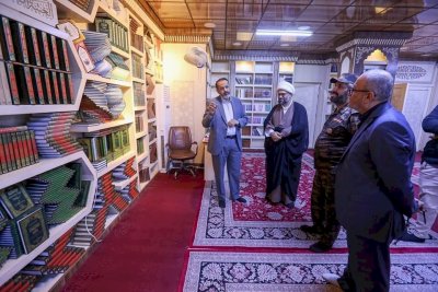 الشّيخُ ميثمُ الزيديّ يزورُ مركزَ تُراثِ البصرةِ