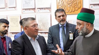 أمينُ عامّ العتبةِ العبّاسيّةِ يزورُ تُراثَ الحِلَّةِ