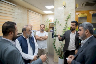 وفدٌ أجنبيٌّ مختصٌّ بالتُّراثِ يزورُ قسمَ المعارفِ