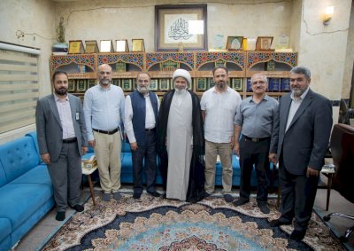 وفدٌ أجنبيٌّ مختصٌّ بالتُّراثِ يزورُ قسمَ المعارفِ