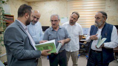 وفدٌ أجنبيٌّ مختصٌّ بالتُّراثِ يزورُ قسمَ المعارفِ