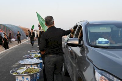 تُراثُ الجنوبِ يواكبُ الزائرينَ ويُقدِّمُ لهم الخدماتِ عِبرَ موكبِهِ