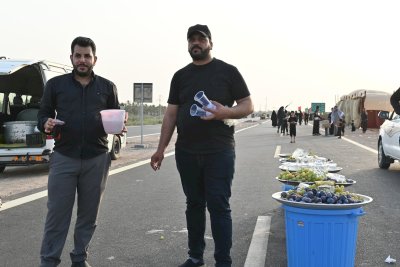 تُراثُ الجنوبِ يواكبُ الزائرينَ ويُقدِّمُ لهم الخدماتِ عِبرَ موكبِهِ
