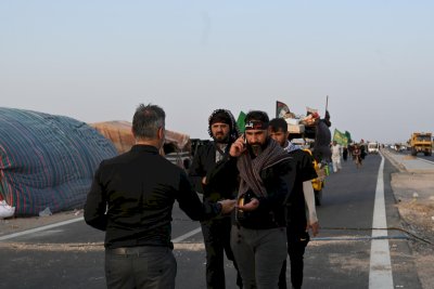تُراثُ الجنوبِ يواكبُ الزائرينَ ويُقدِّمُ لهم الخدماتِ عِبرَ موكبِهِ